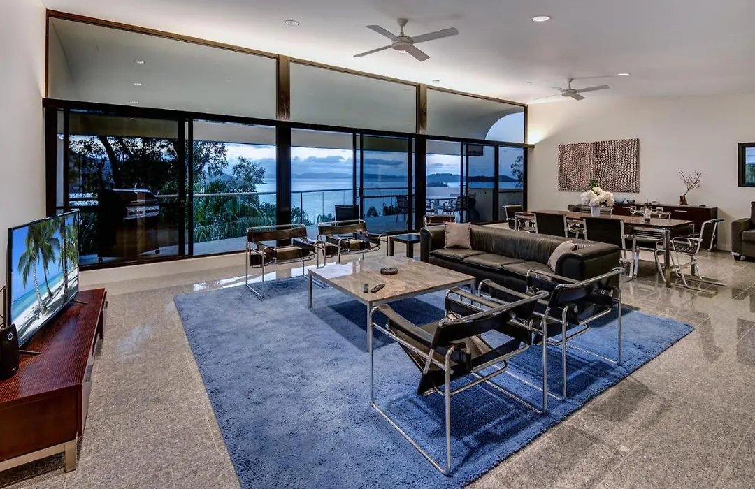 Waves 3 Luxury 3 Bedroom Endless Ocean Views Central Location + Buggy-1