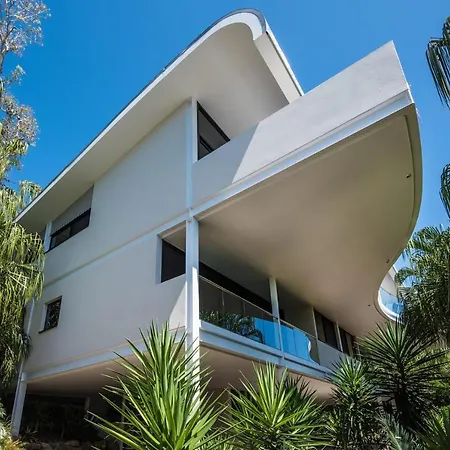 Waves 3 Luxury 3 Bedroom Endless Ocean Views Central Location + Buggy-2